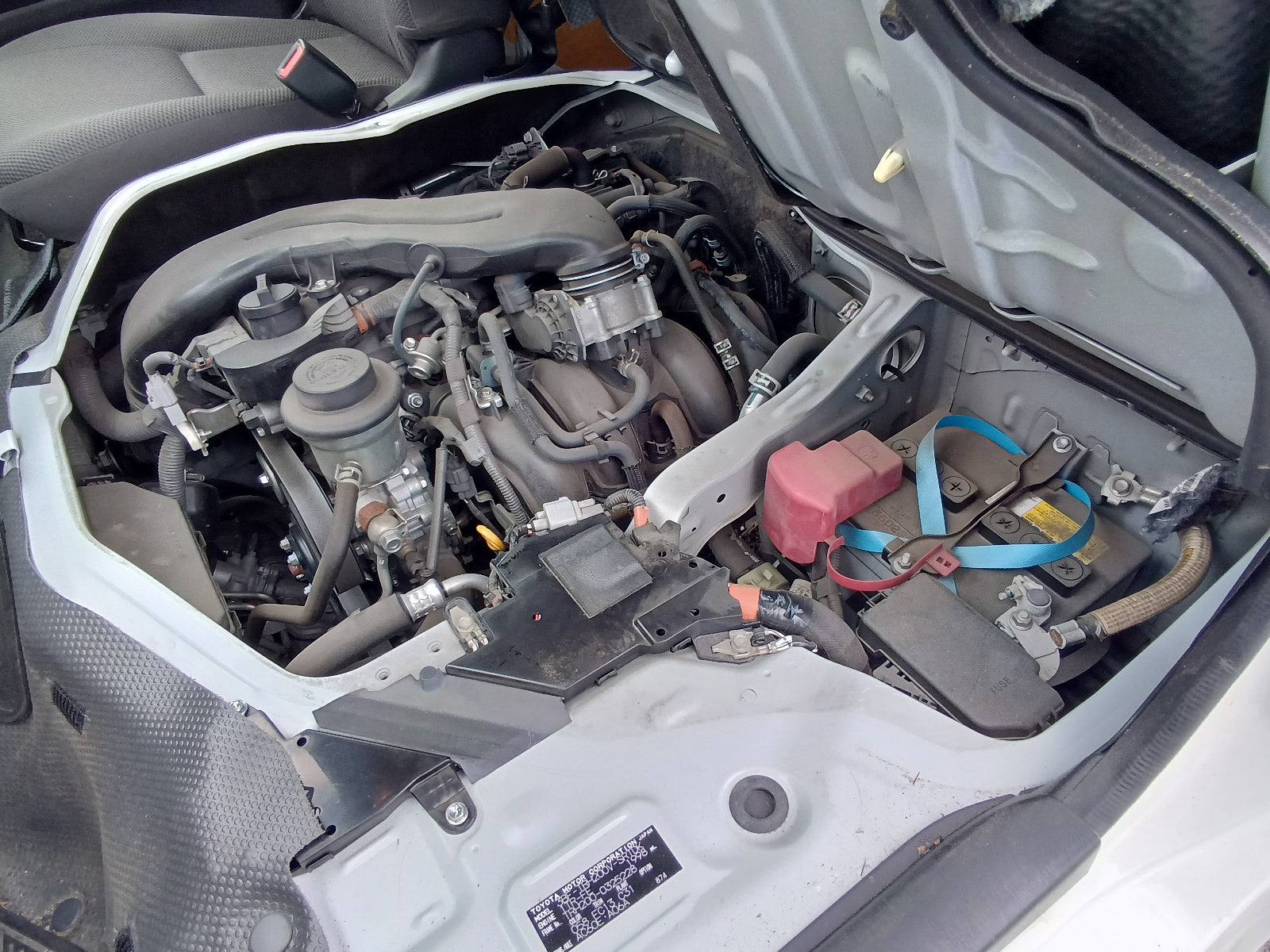 TOYOTA HIACE VAN- DX Package-2020