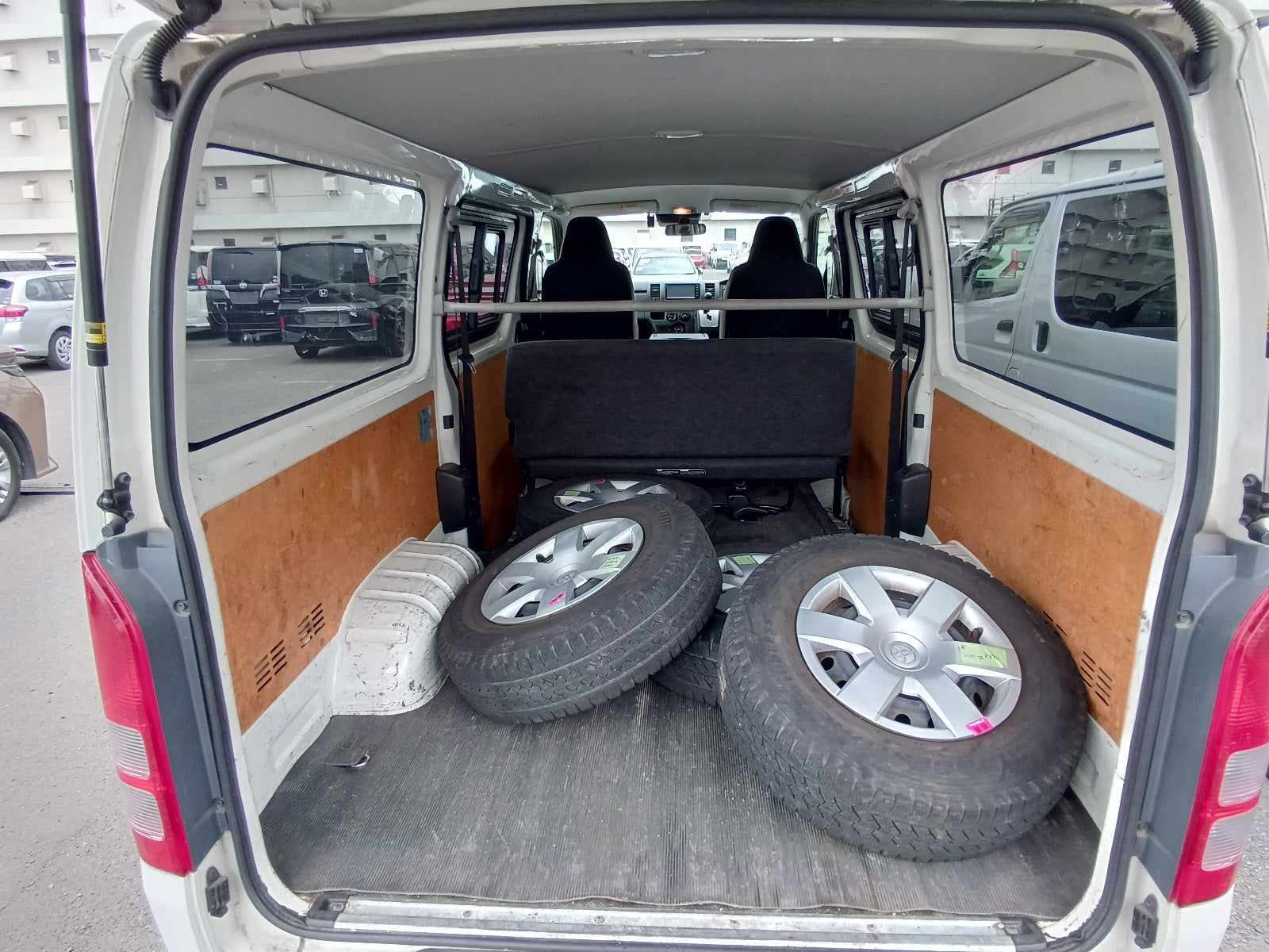 TOYOTA HIACE VAN- DX Package-2020