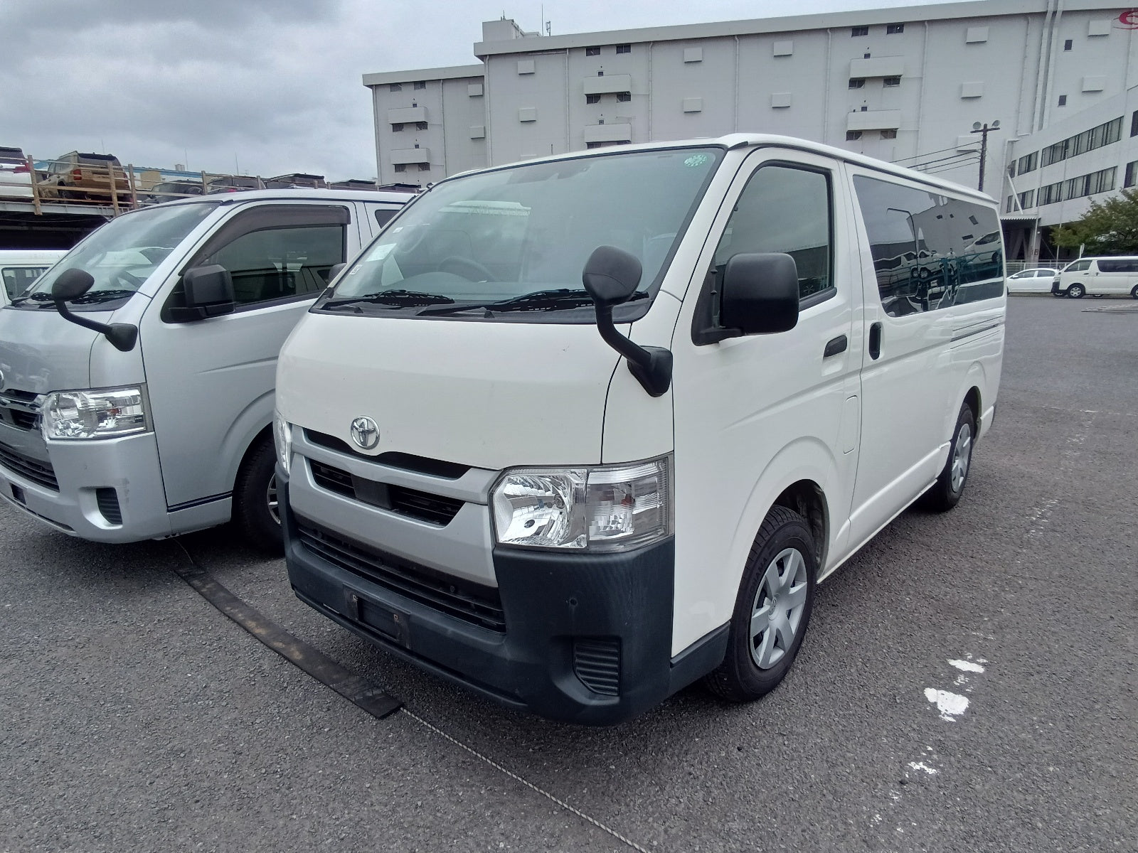 TOYOTA HIACE VAN- DX Package-2020