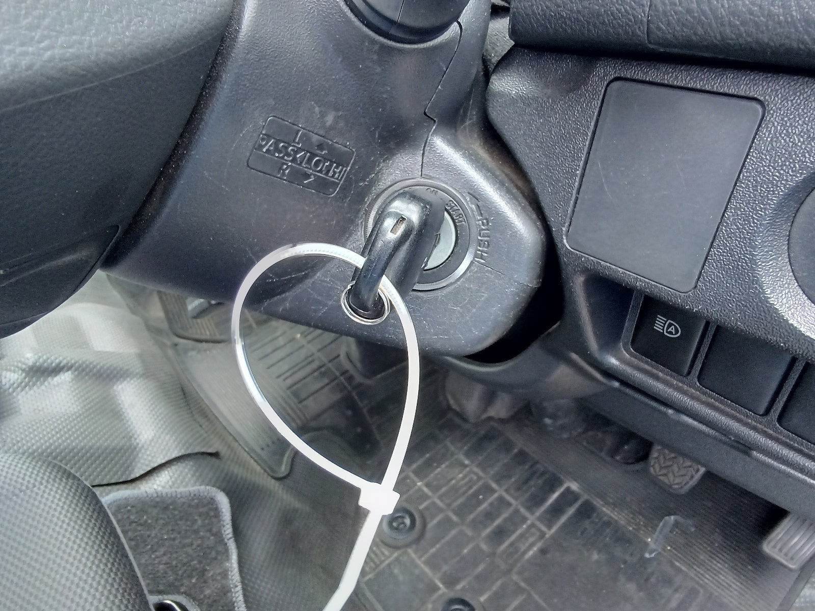 TOYOTA HIACE VAN- DX Package-2020