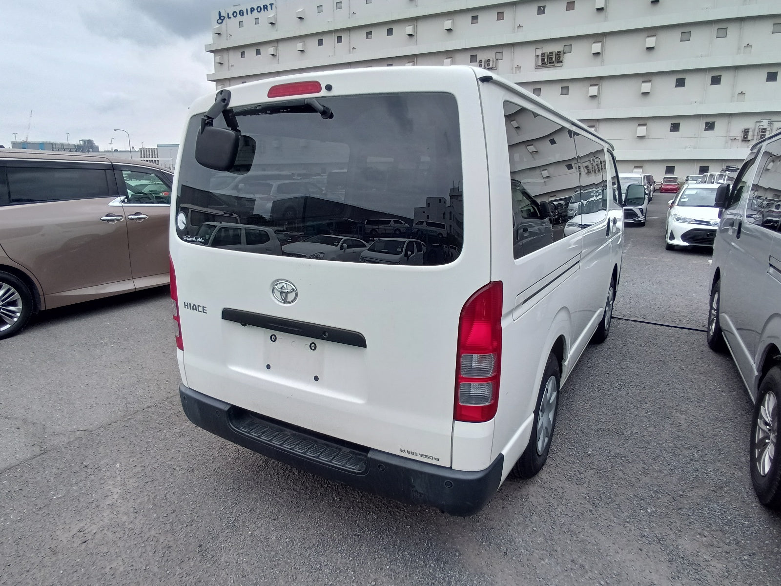 TOYOTA HIACE VAN- DX Package-2020