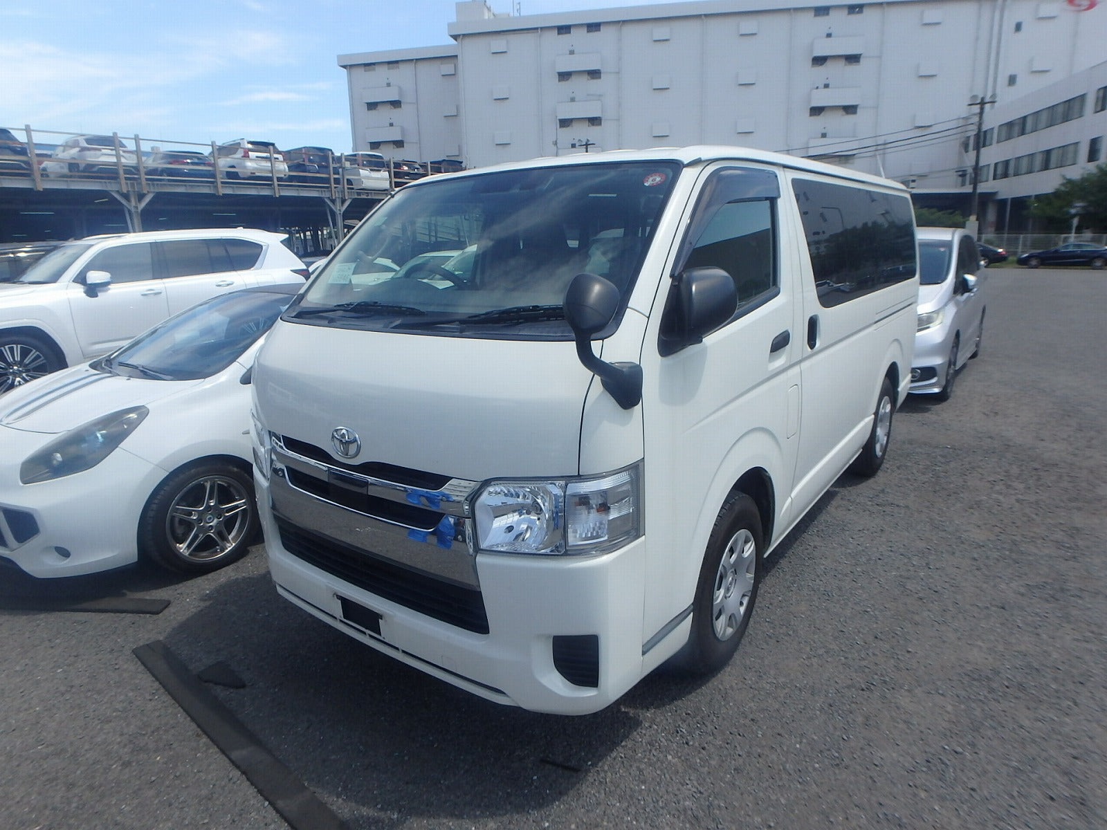 TOYOTA HIACE VAN-2019