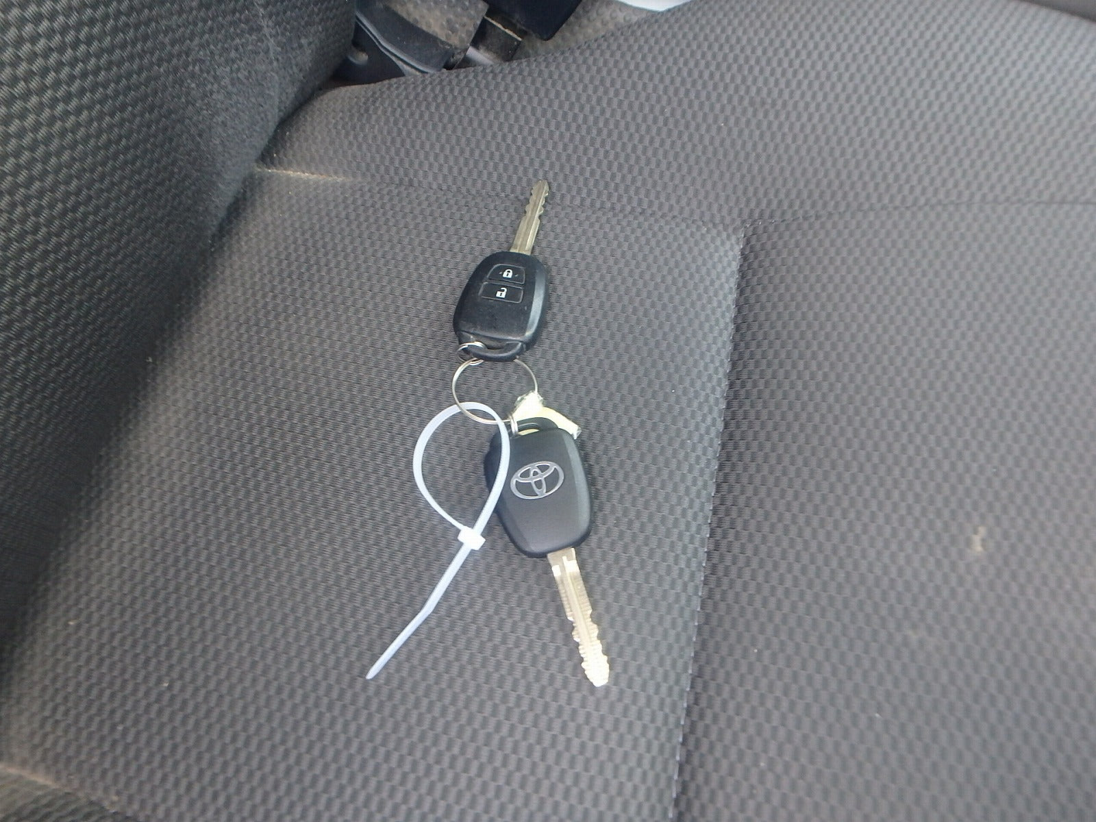 TOYOTA HIACE VAN-2019