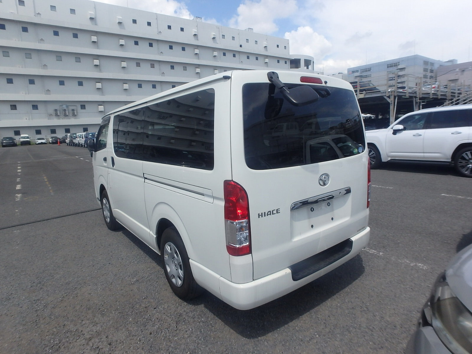 TOYOTA HIACE VAN-2019