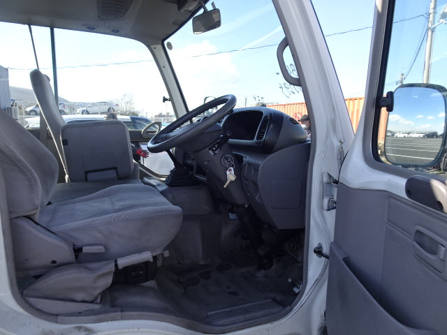 TOYOTA COROLLA COASTER 2005