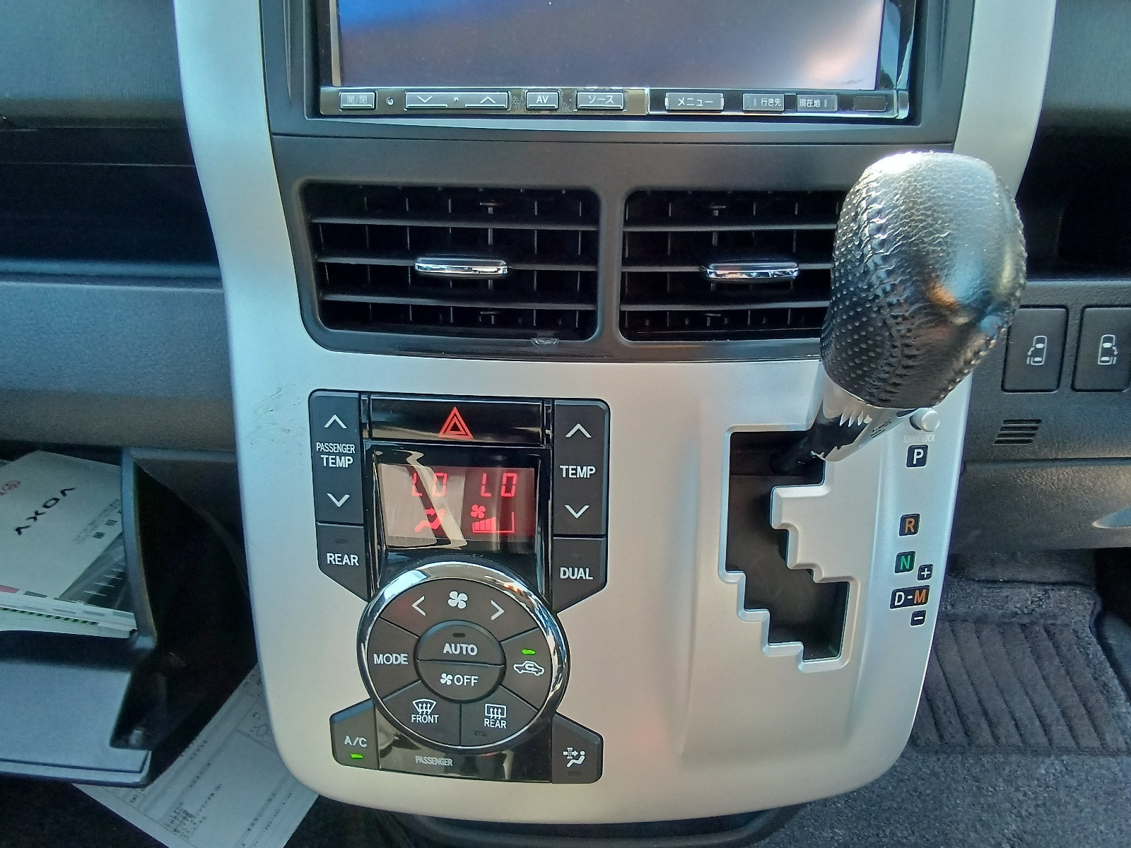 TOYOTA VOXY-ZS EDITON- 2010