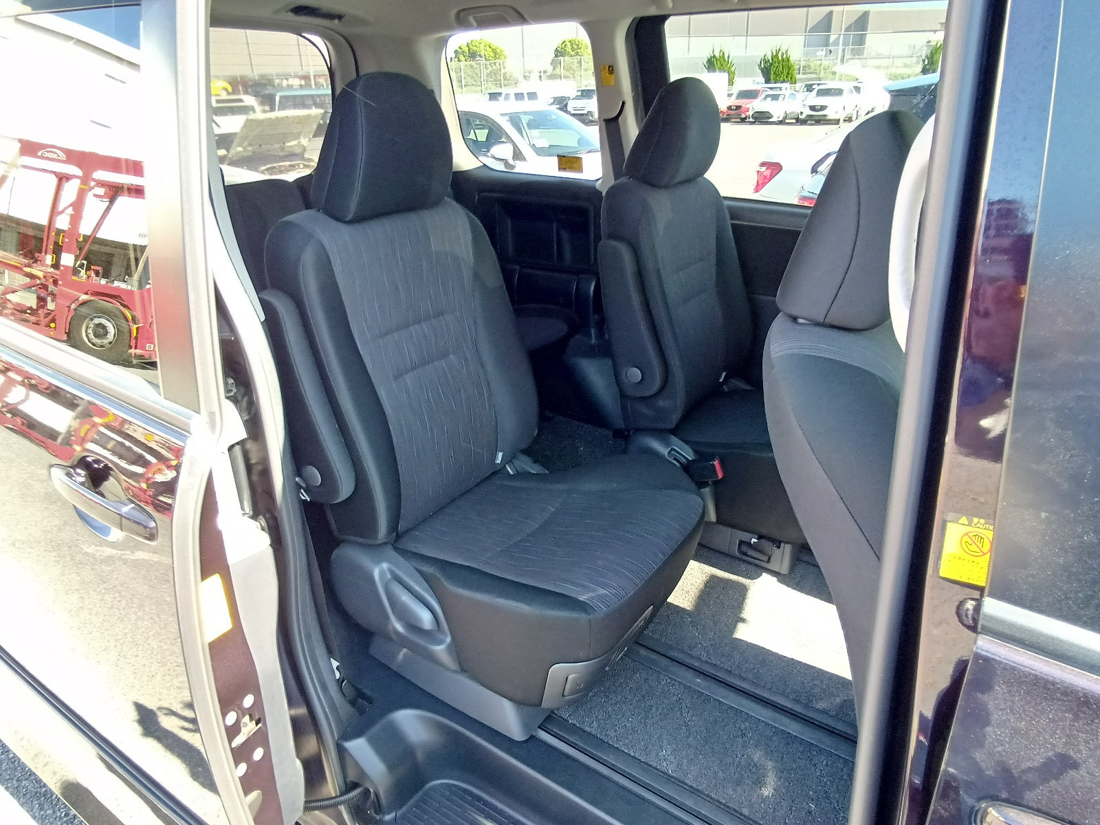 TOYOTA VOXY-ZS EDITON- 2010