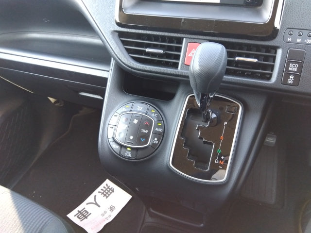 TOYOTA NOAH- X -2019