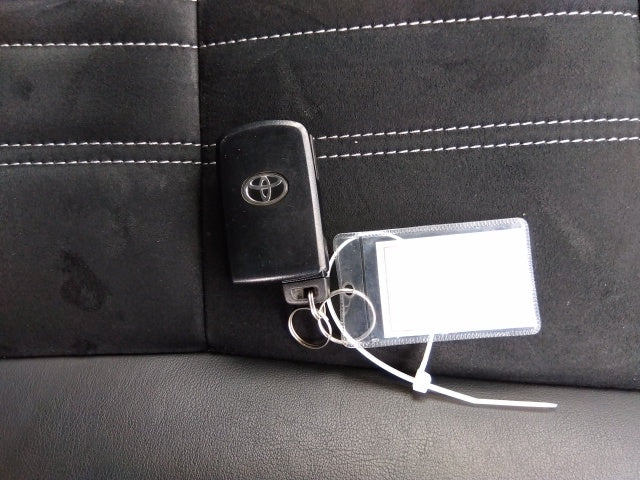 TOYOTA ESQUIRE HYBRID-GI PREMIUM-2019