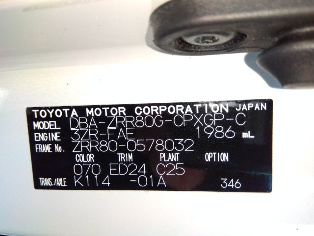 TOYOTA ESQUIRE HV-GI PREMIUM-2019 WHITE