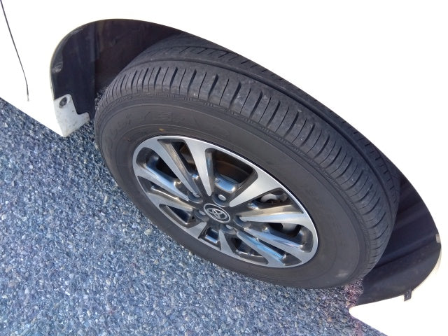 TOYOTA ESQUIRE HV-GI PREMIUM-2019 WHITE