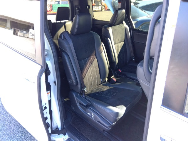 TOYOTA ESQUIRE HV-GI PREMIUM-2019 WHITE