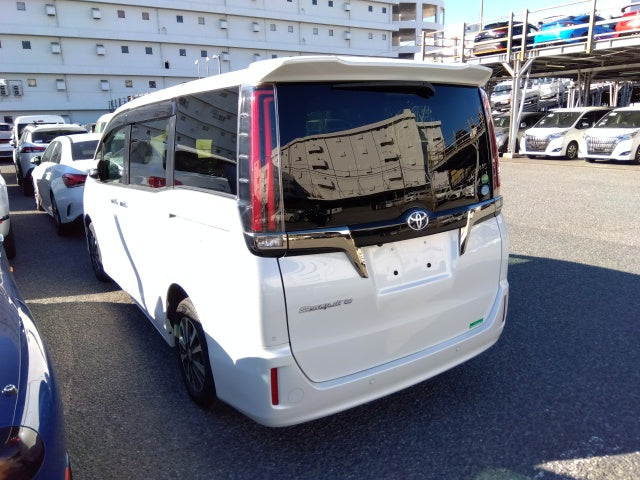 TOYOTA ESQUIRE HV-GI PREMIUM-2019 WHITE