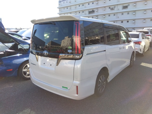 TOYOTA ESQUIRE HV-GI PREMIUM-2019 WHITE