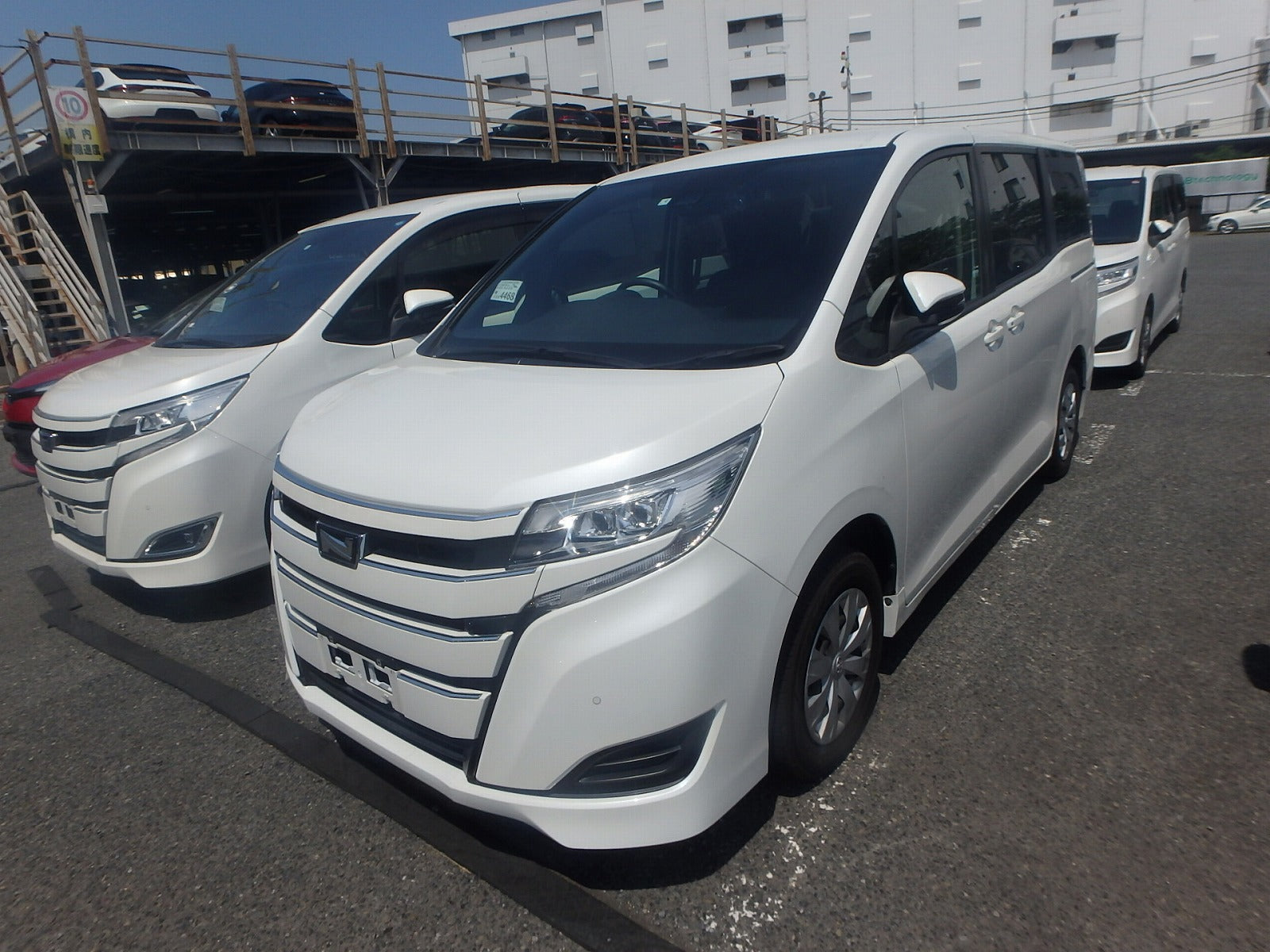 TOYOTA NOAH 2020  X