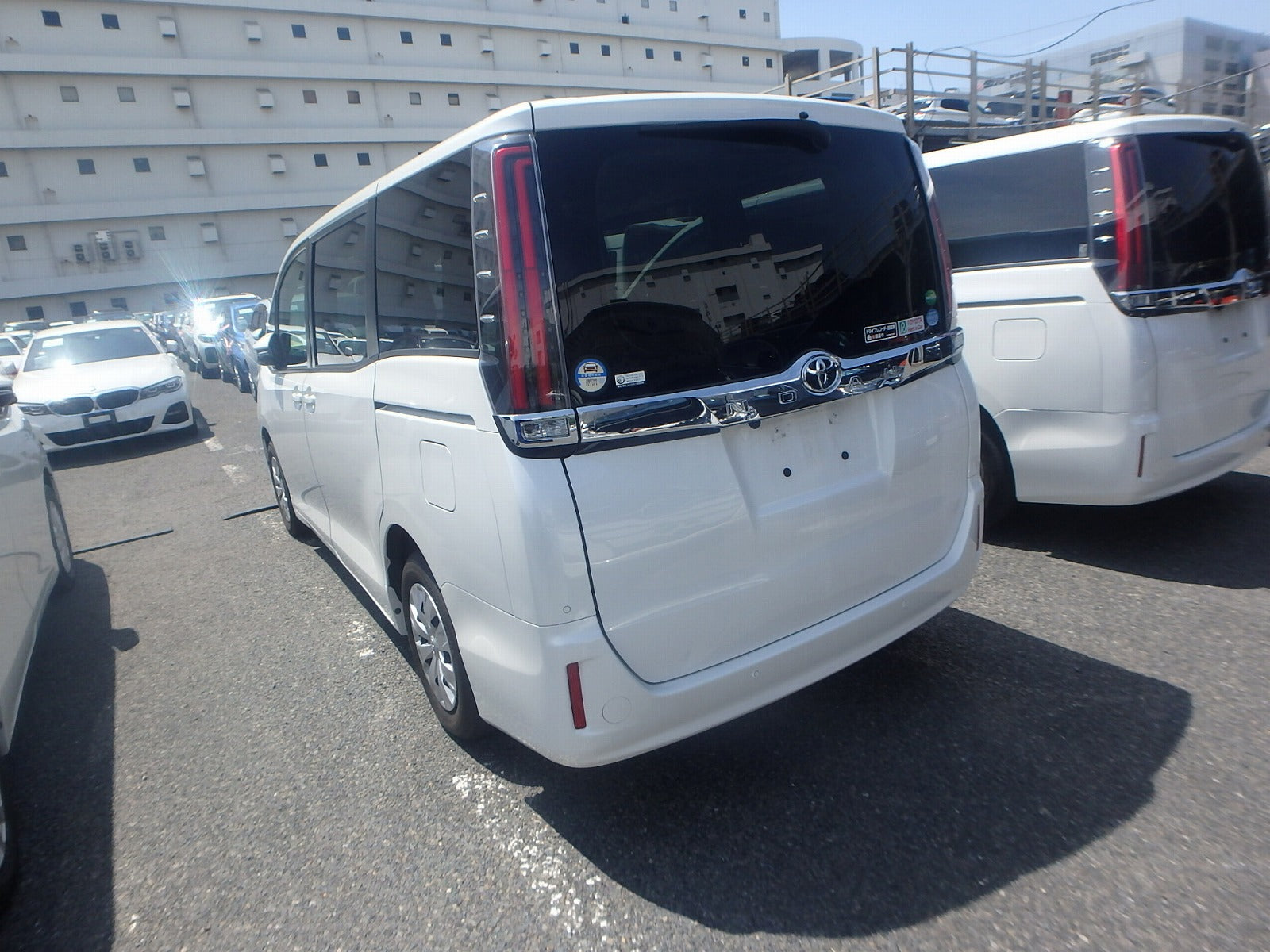TOYOTA NOAH 2020  X