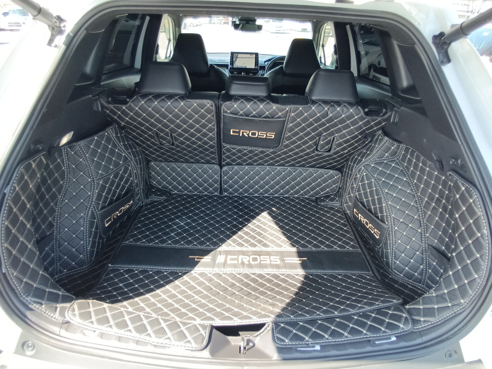 TOYOTA COROLLA CROSS 2021 WHITE HYBRID Z