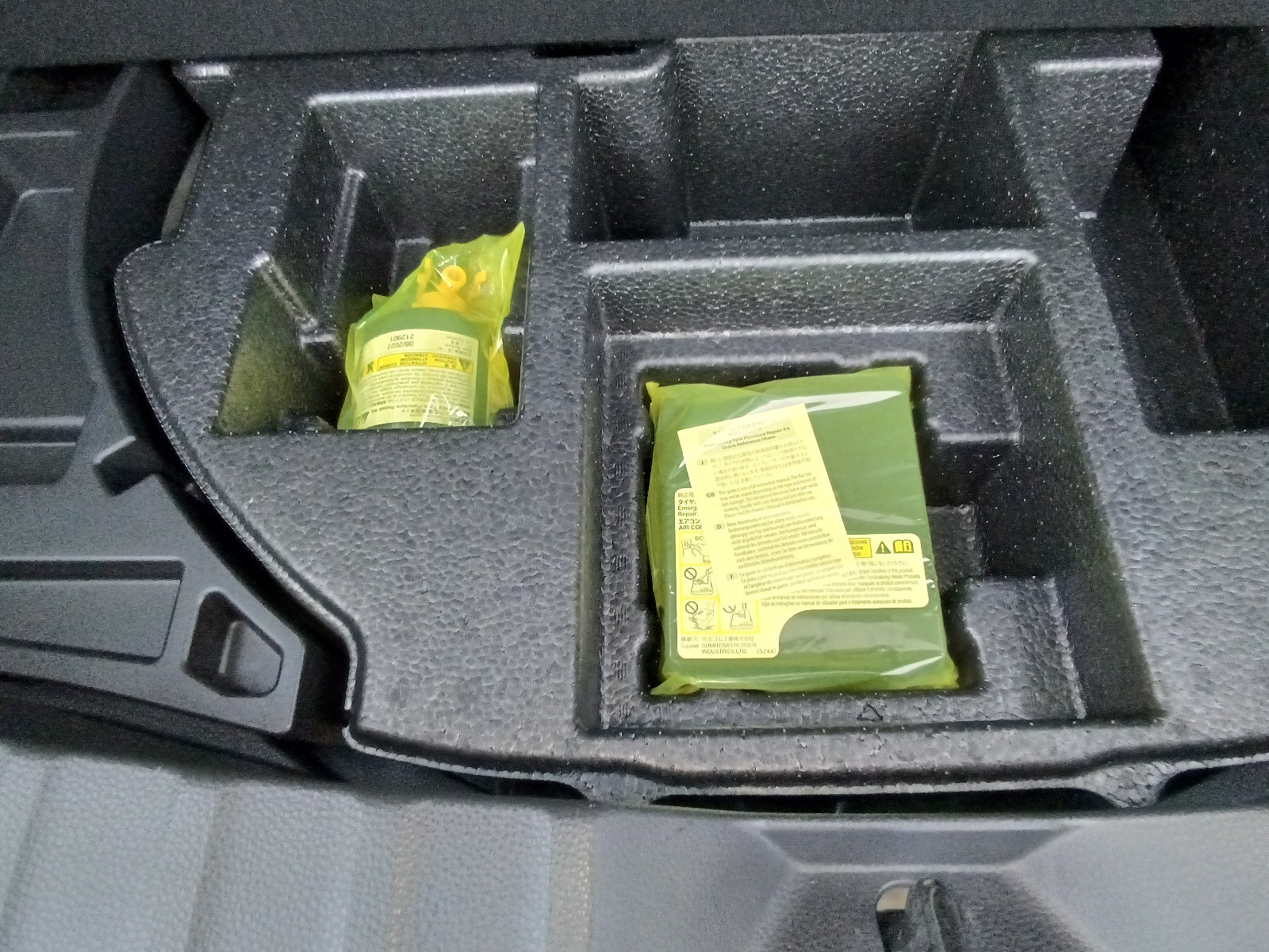 TOYOTA COROLLA CROSS 2021 PEARL HYBRID Z