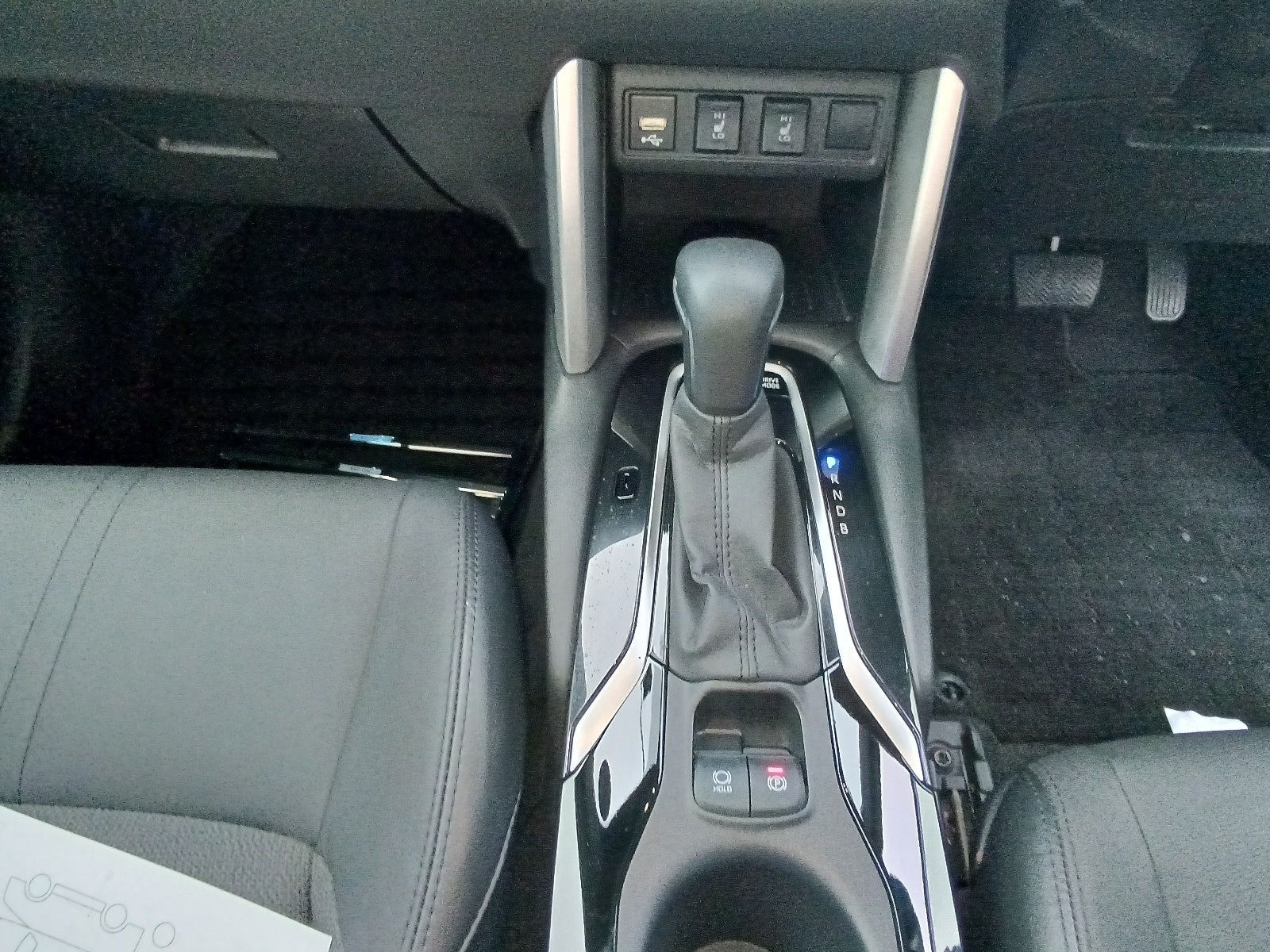 TOYOTA COROLLA CROSS 2021 PEARL HYBRID Z