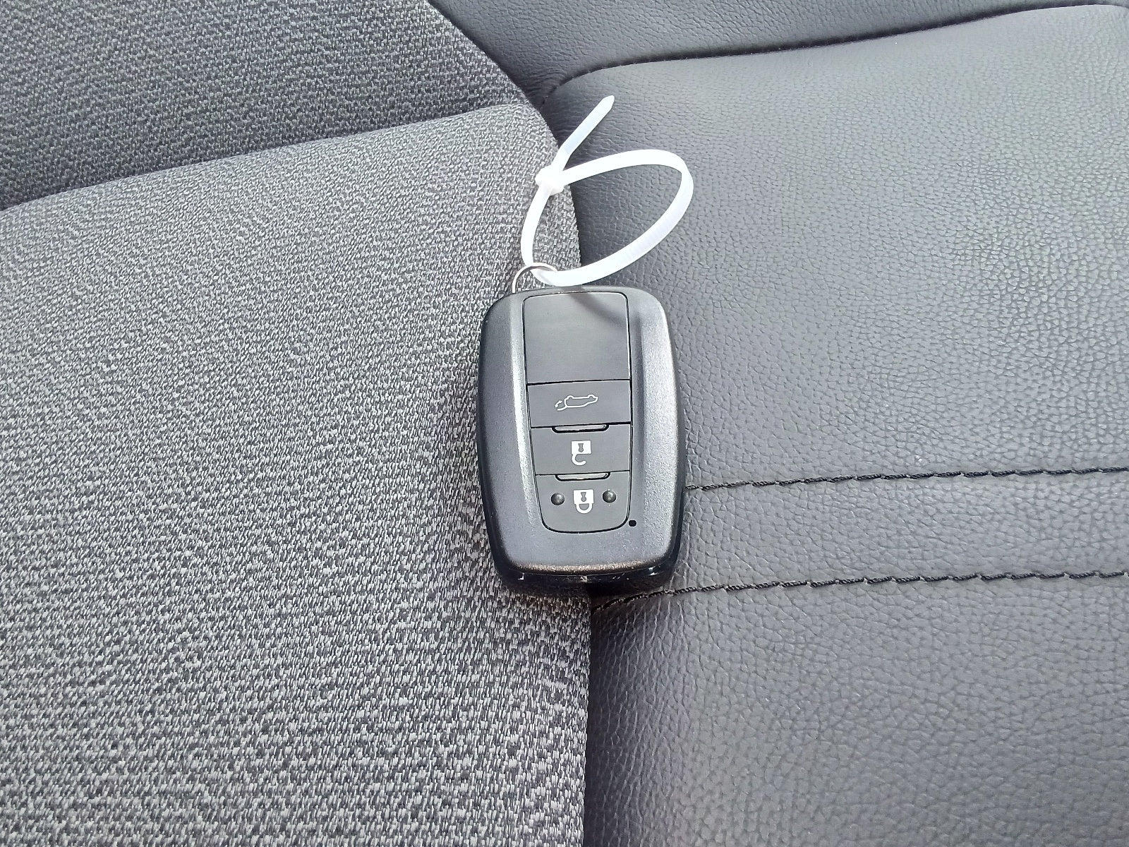 TOYOTA COROLLA CROSS-HYBRID Z-2022 BLACK