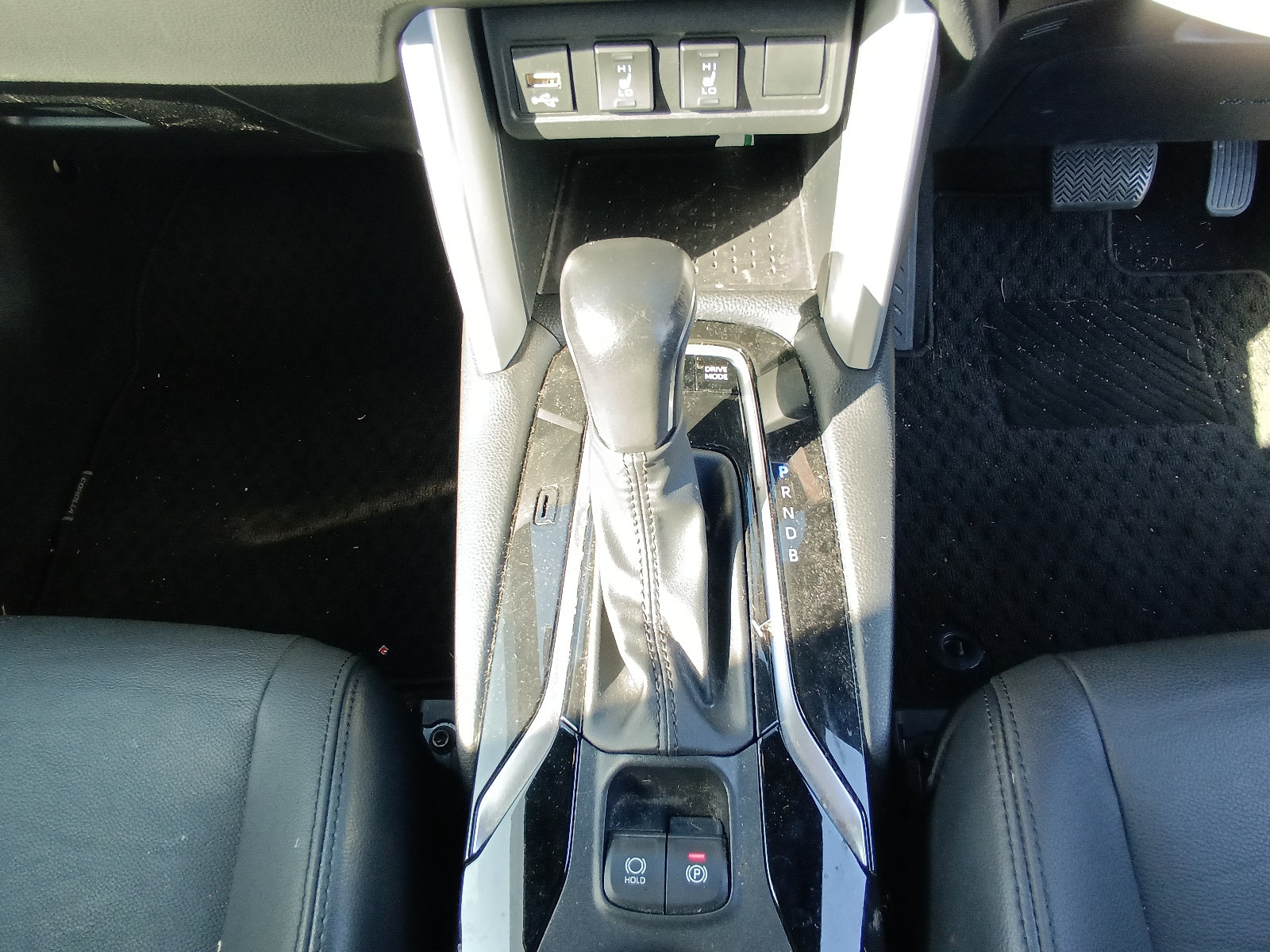 TOYOTA COROLLA CROSS-HYBRID Z-2022 WHITE