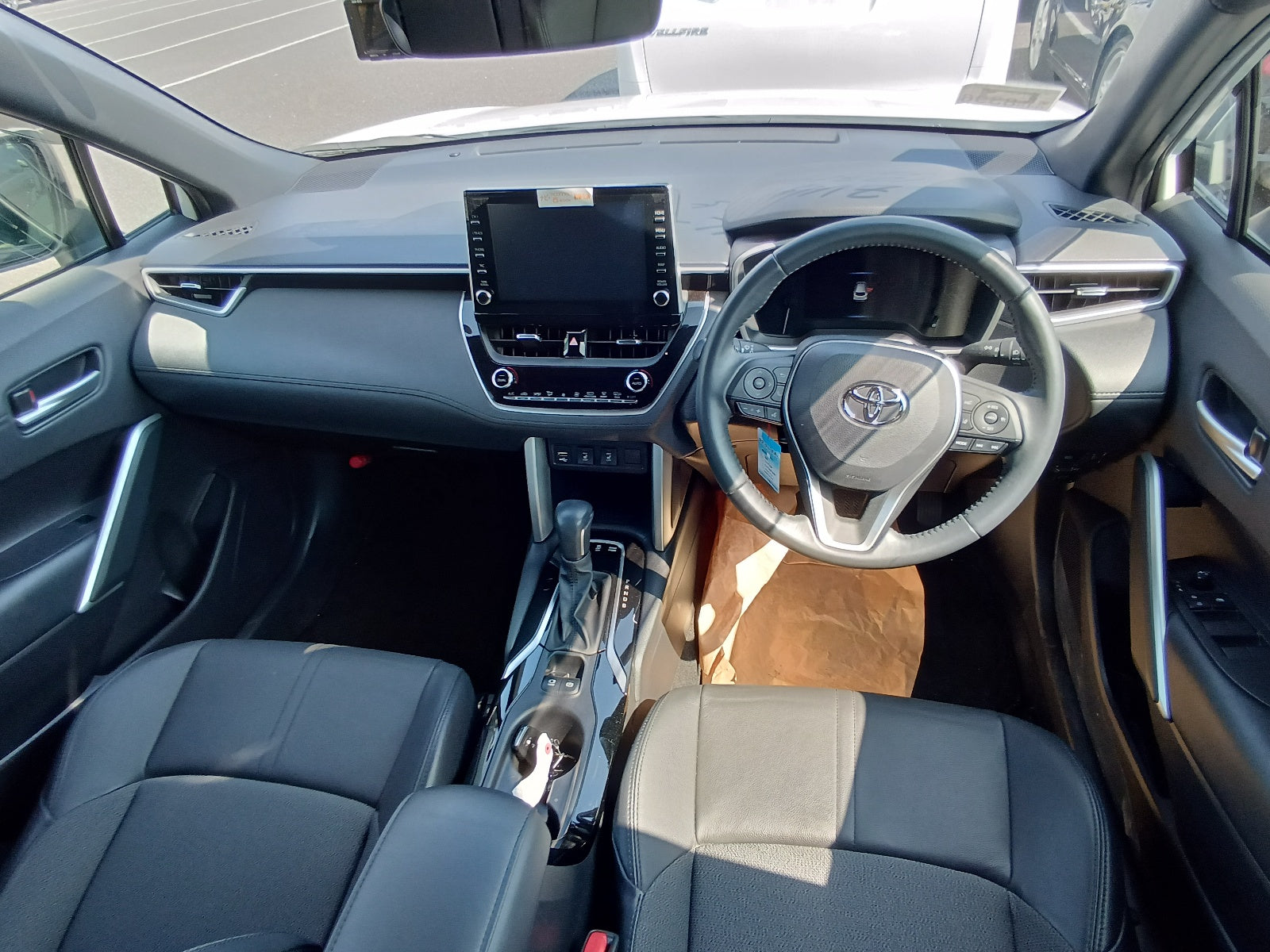 TOYOTA COROLLA CROSS-HYBRID Z-2022 WHITE