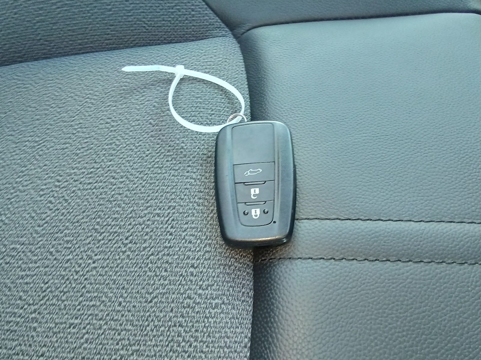 TOYOTA COROLLA CROSS-HYBRID Z-2022 WINE 2