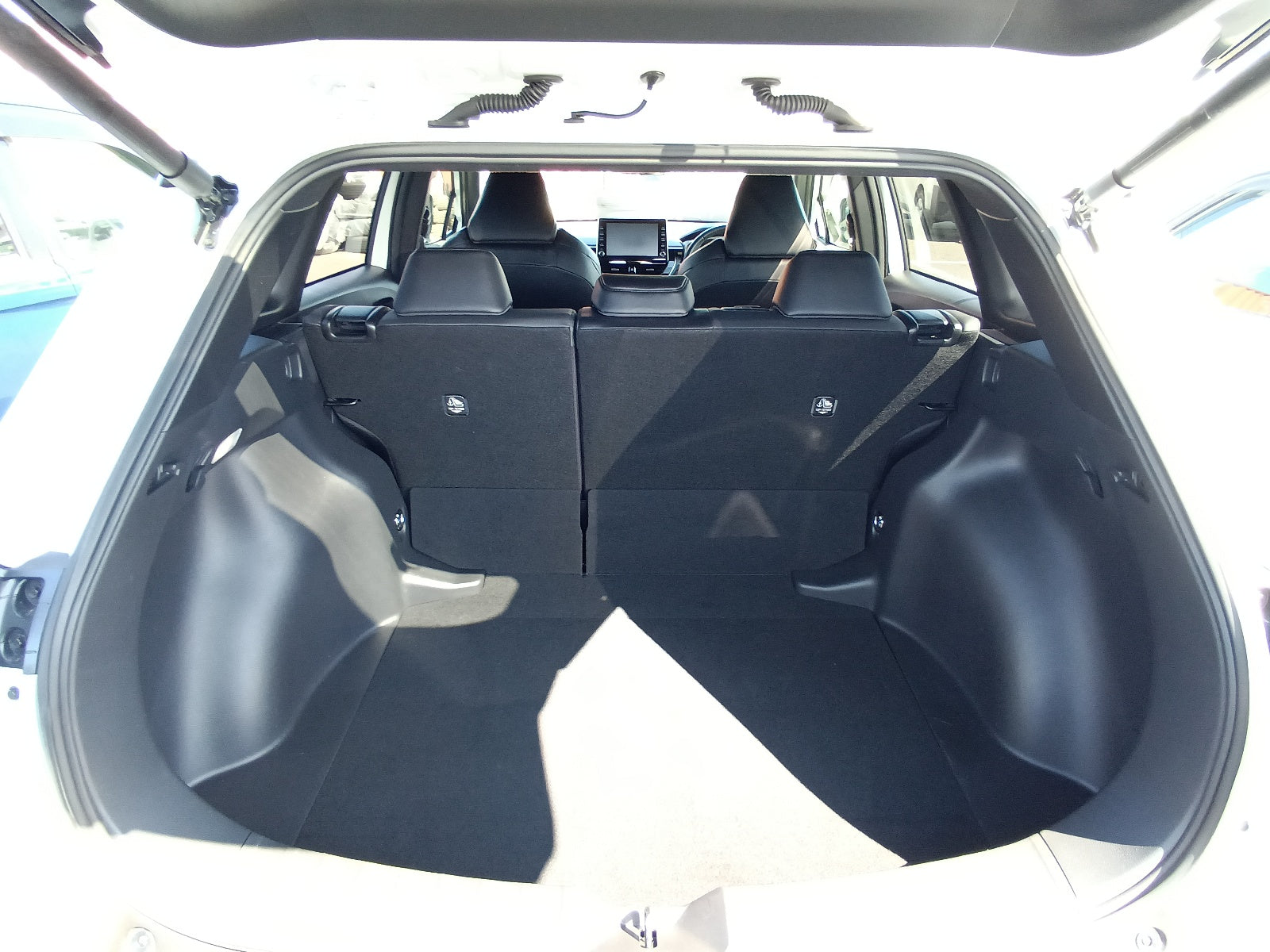 TOYOTA COROLLA CROSS-HYBRID Z PACKAGE-2023 WHITE