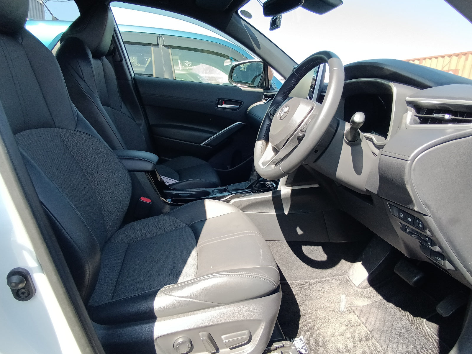 TOYOTA COROLLA CROSS-HYBRID Z PACKAGE-2023 WHITE