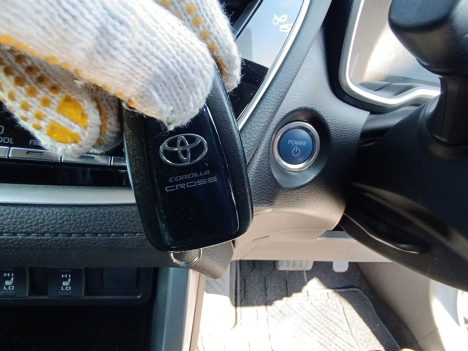 TOYOTA COROLLA CROSS-HYBRID Z PACKAGE-2023 WHITE