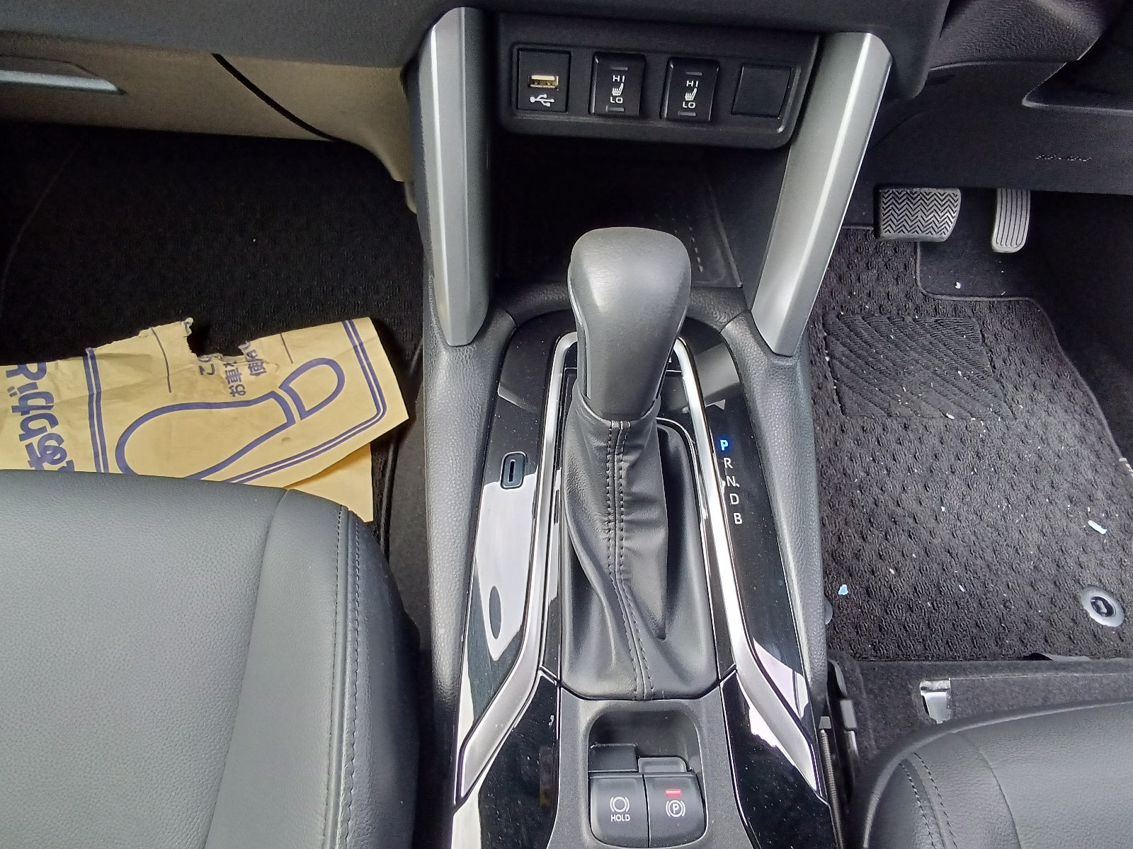 TOYOTA COROLLA CROSS-HYBRID Z PACKAGE-2023 WHITE