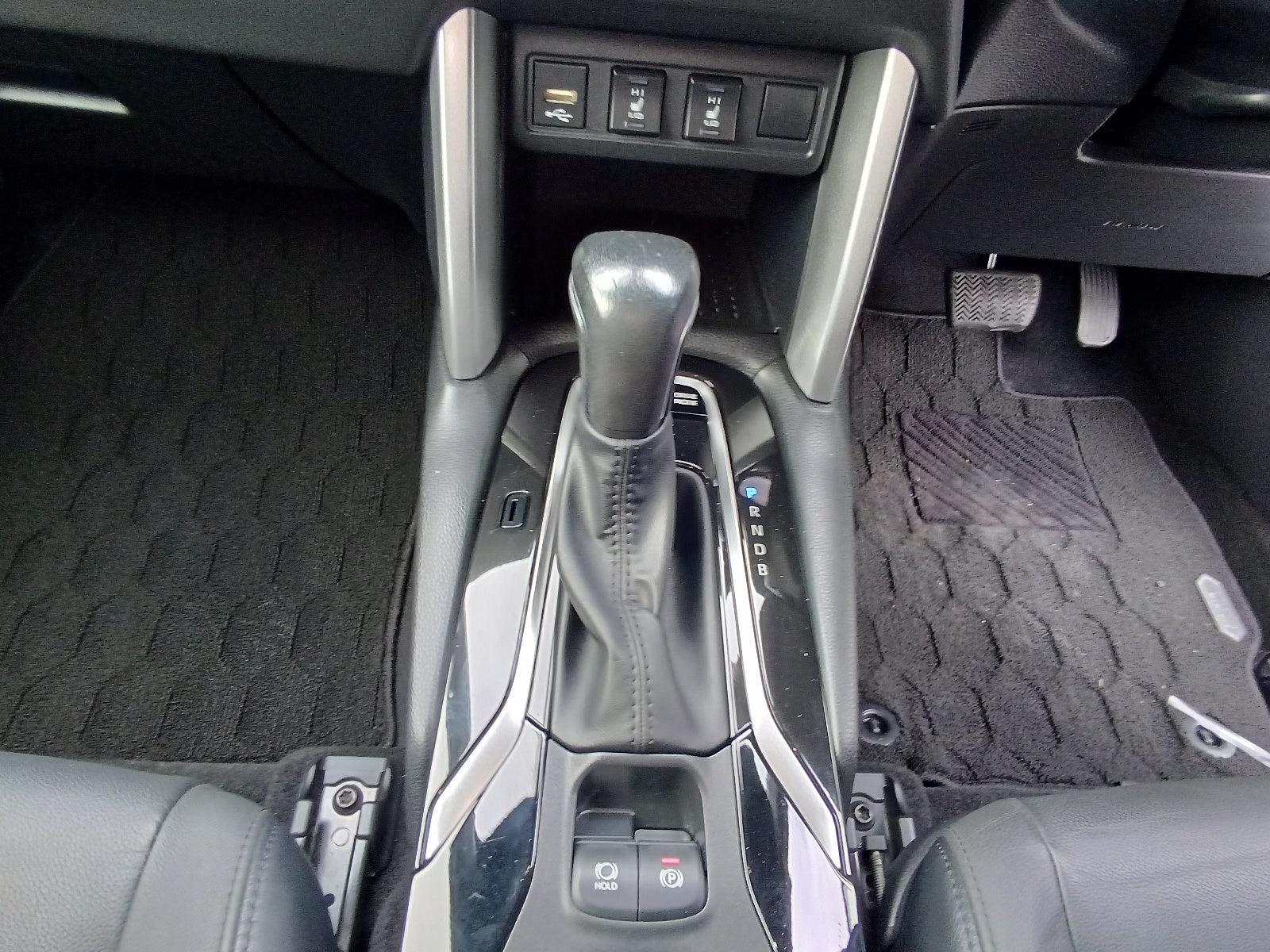 TOYOTA COROLLA CROSS-HYBRID Z PACKAGE-2023 PEARL