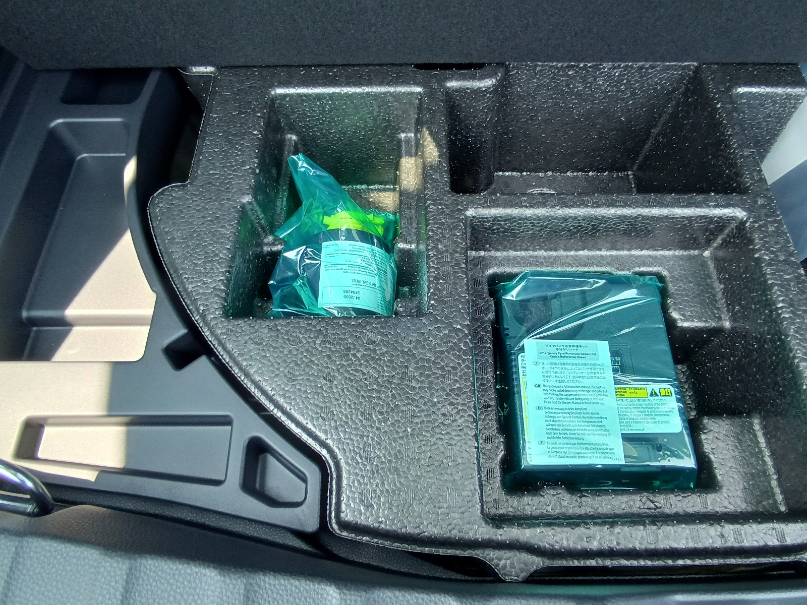 TOYOTA COROLLA CROSS-HYBRID Z-2024