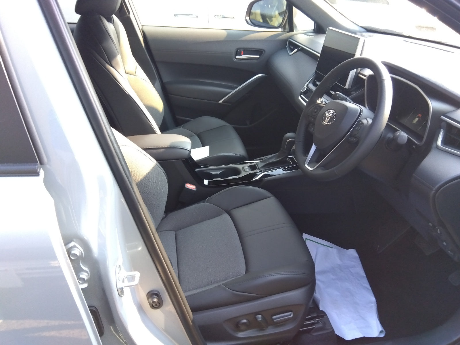 TOYOTA COROLLA CROSS-HYBRID Z PACKAGE-2025