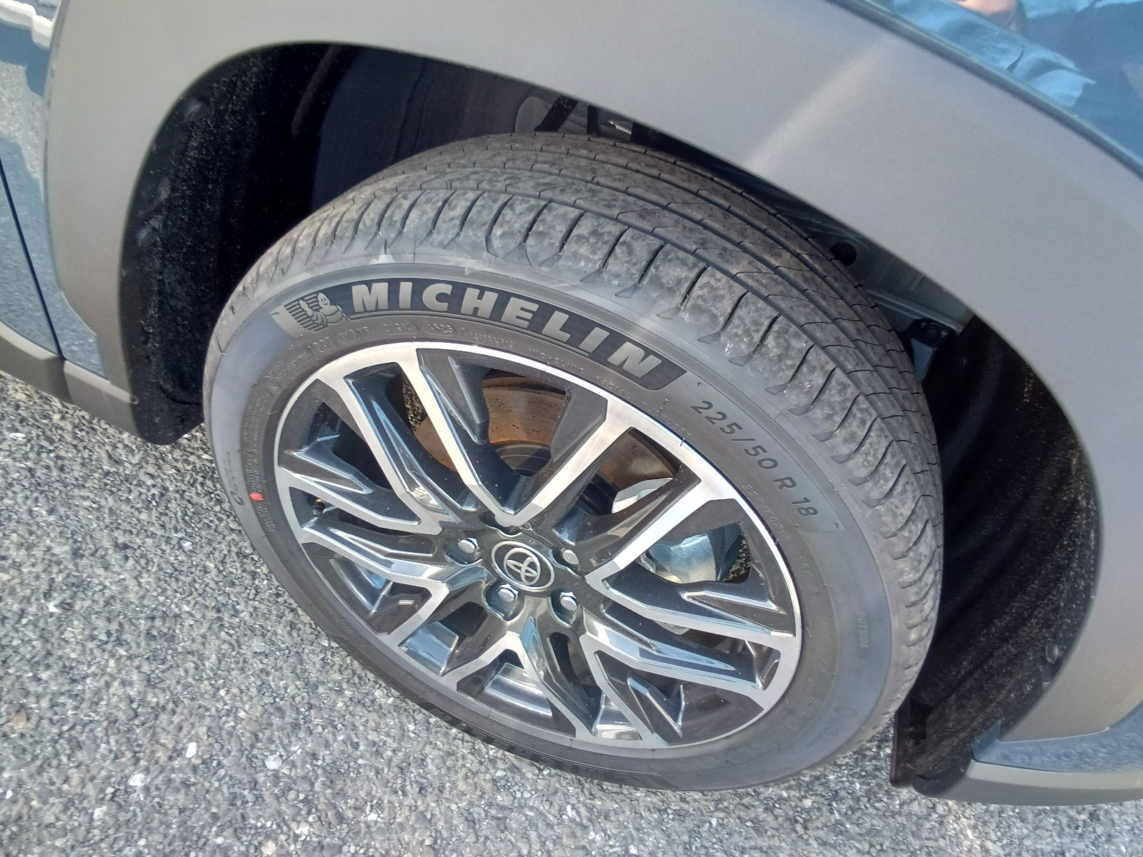TOYOTA COROLLA CROSS-HYBRID Z PACKAGE-2026 GRAY