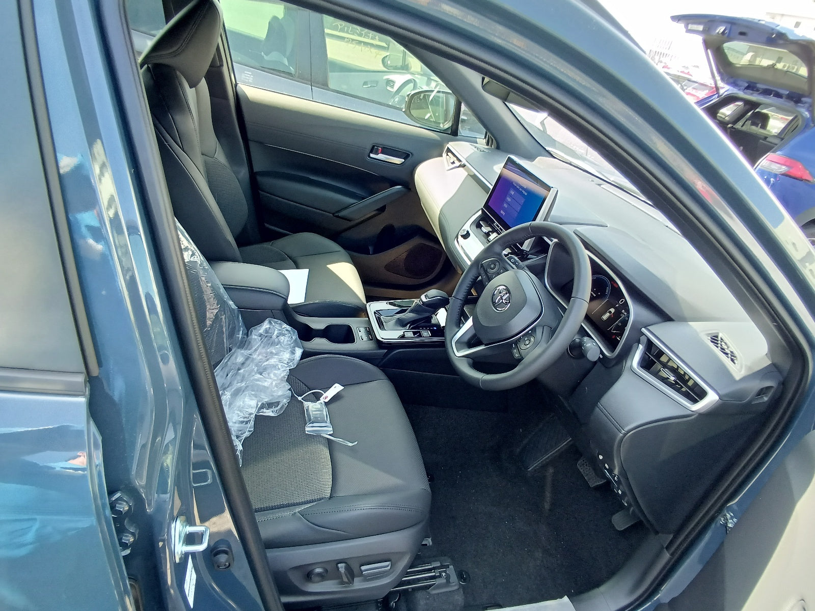 TOYOTA COROLLA CROSS-HYBRID Z PACKAGE-2026 GRAY