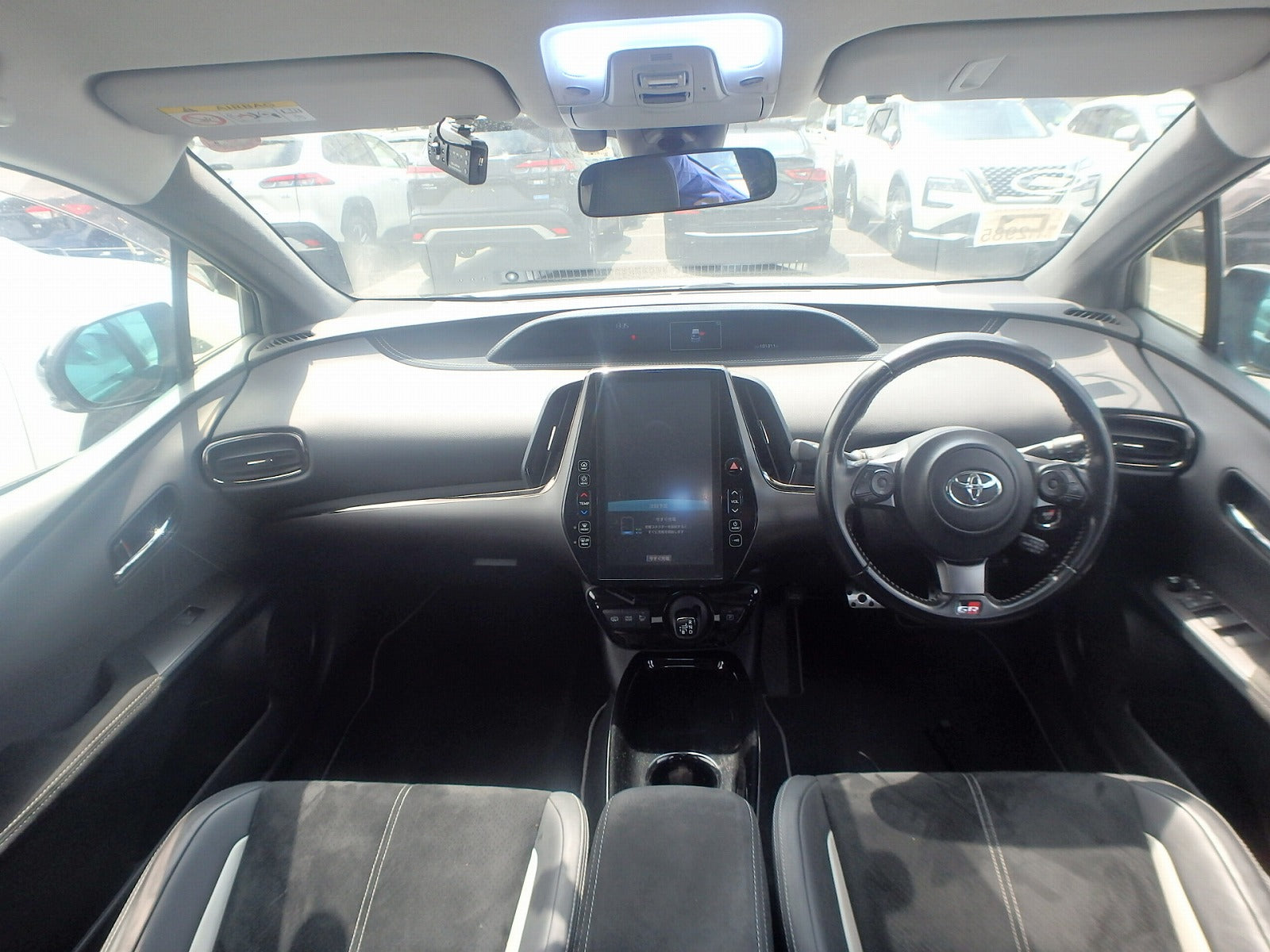 TOYOTA PRIUS PHV 2019 S GR SPORT