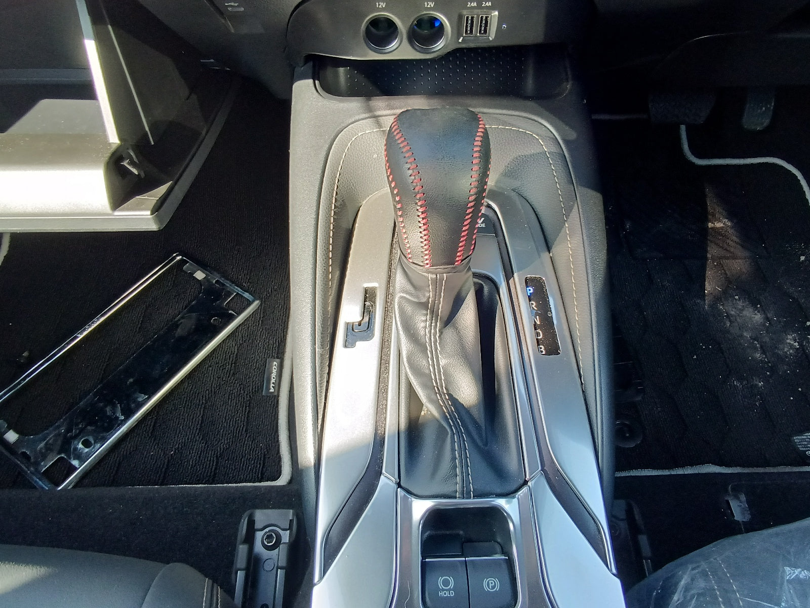 TOYOTA COROLLA 2022 PEARL Hybrid WXB