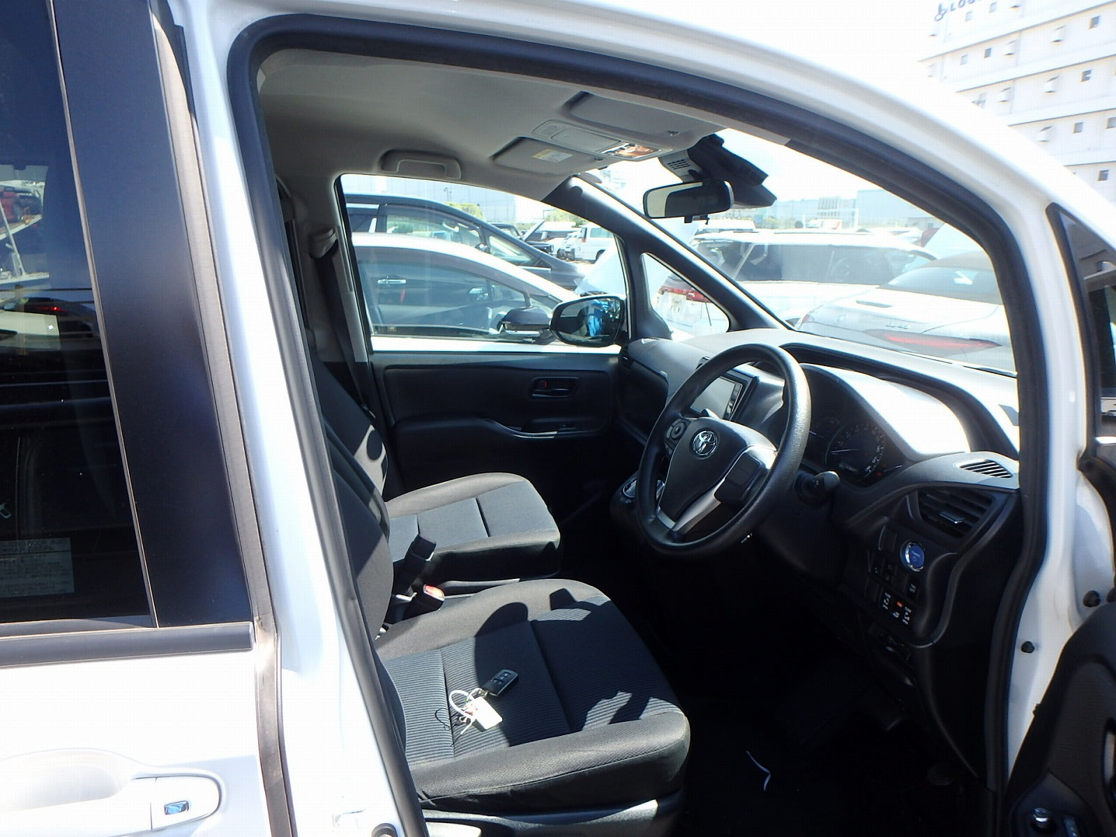 TOYOTA NOAH-HYBRID X-2019