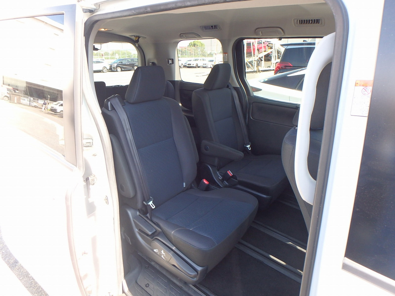 TOYOTA NOAH-HYBRID X-2019