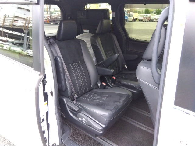 TOYOTA ESQUIRE-HV GI PREMIUM PKG-2019