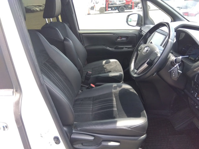 TOYOTA ESQUIRE HYBRID 2020 GI PREMIUM