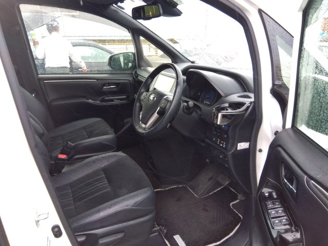 TOYOTA ESQUIRE HYBRID 2019  GI PREMIUM