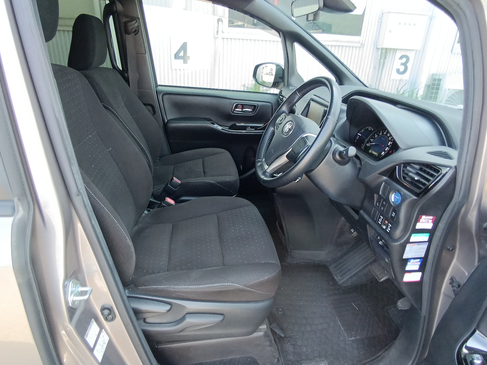 TOYOTA VOXY-2020-Hybrid V