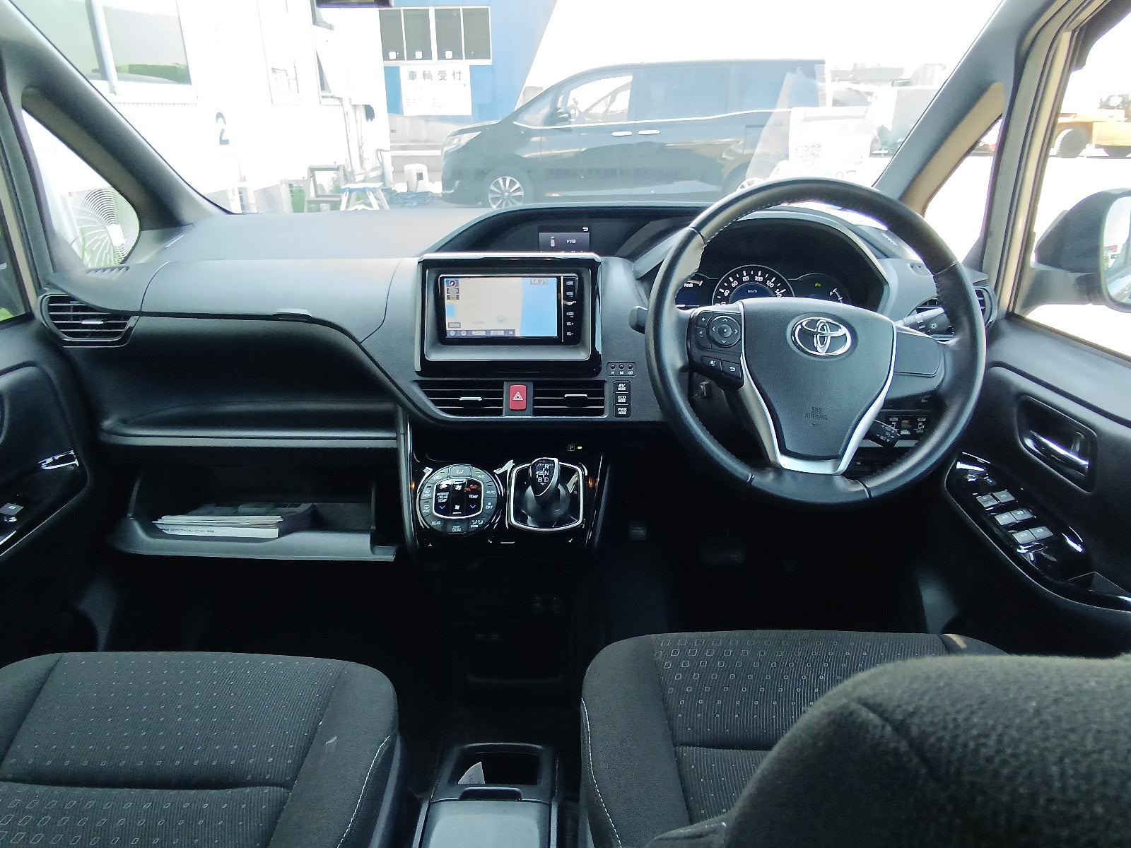 TOYOTA VOXY-2020-Hybrid V