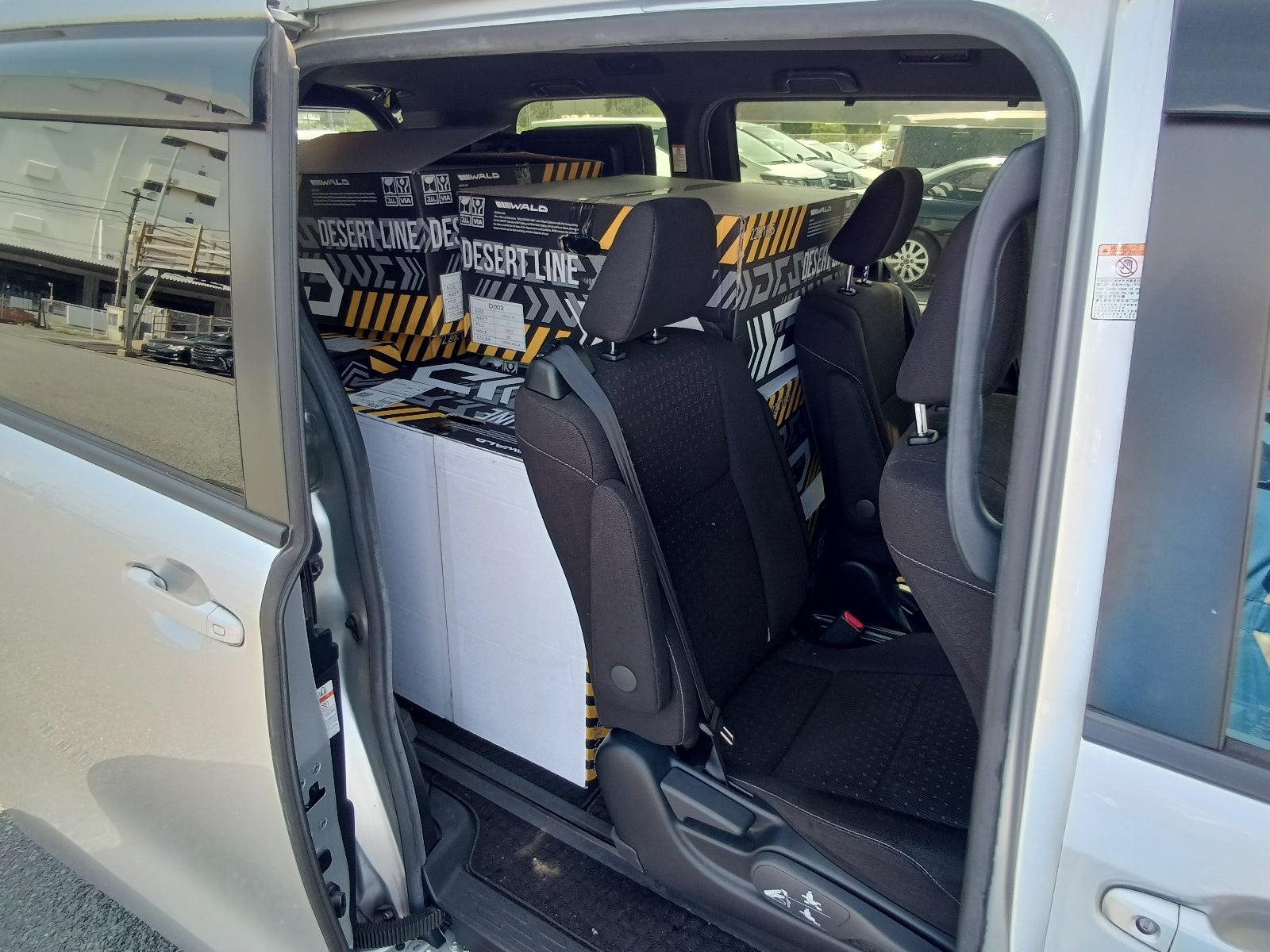 TOYOTA NOAH 2020 SILVER