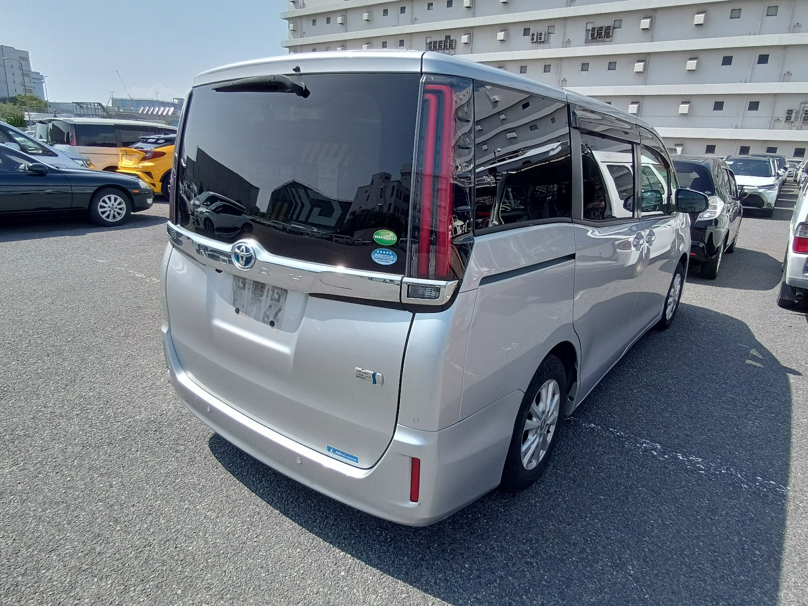 TOYOTA NOAH 2020 SILVER