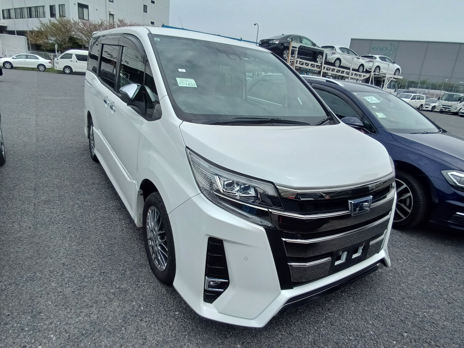 TOYOTA NOAH-HV - 2021 PEARL