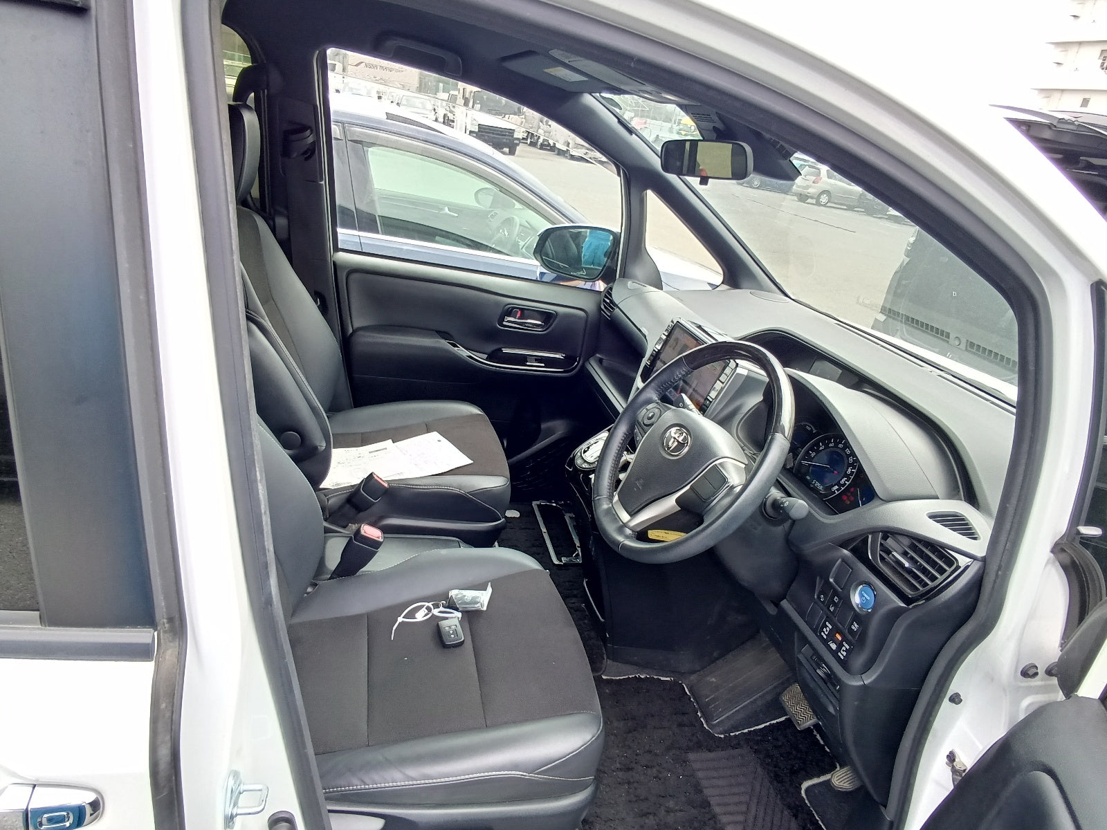 TOYOTA NOAH-HV - 2021 PEARL