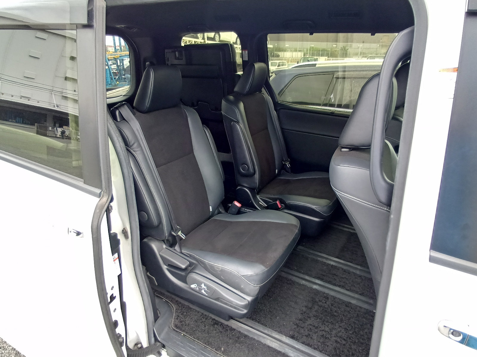 TOYOTA NOAH-HV - 2021 PEARL